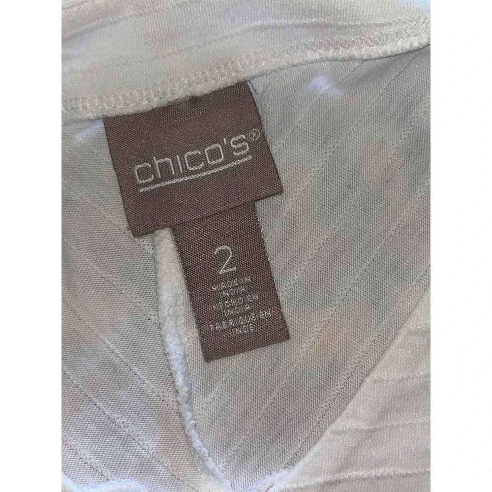Chicos White V-Neck Short Sleeve Slub Texture Cotton Blend Top Size 2 Large‎
